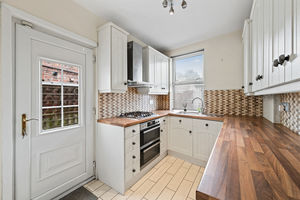 Kitchen- click for photo gallery